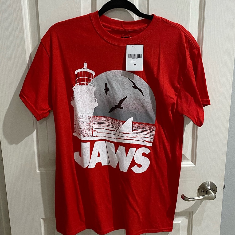 NWT   - JAWS The movie red T-shirt shark week
